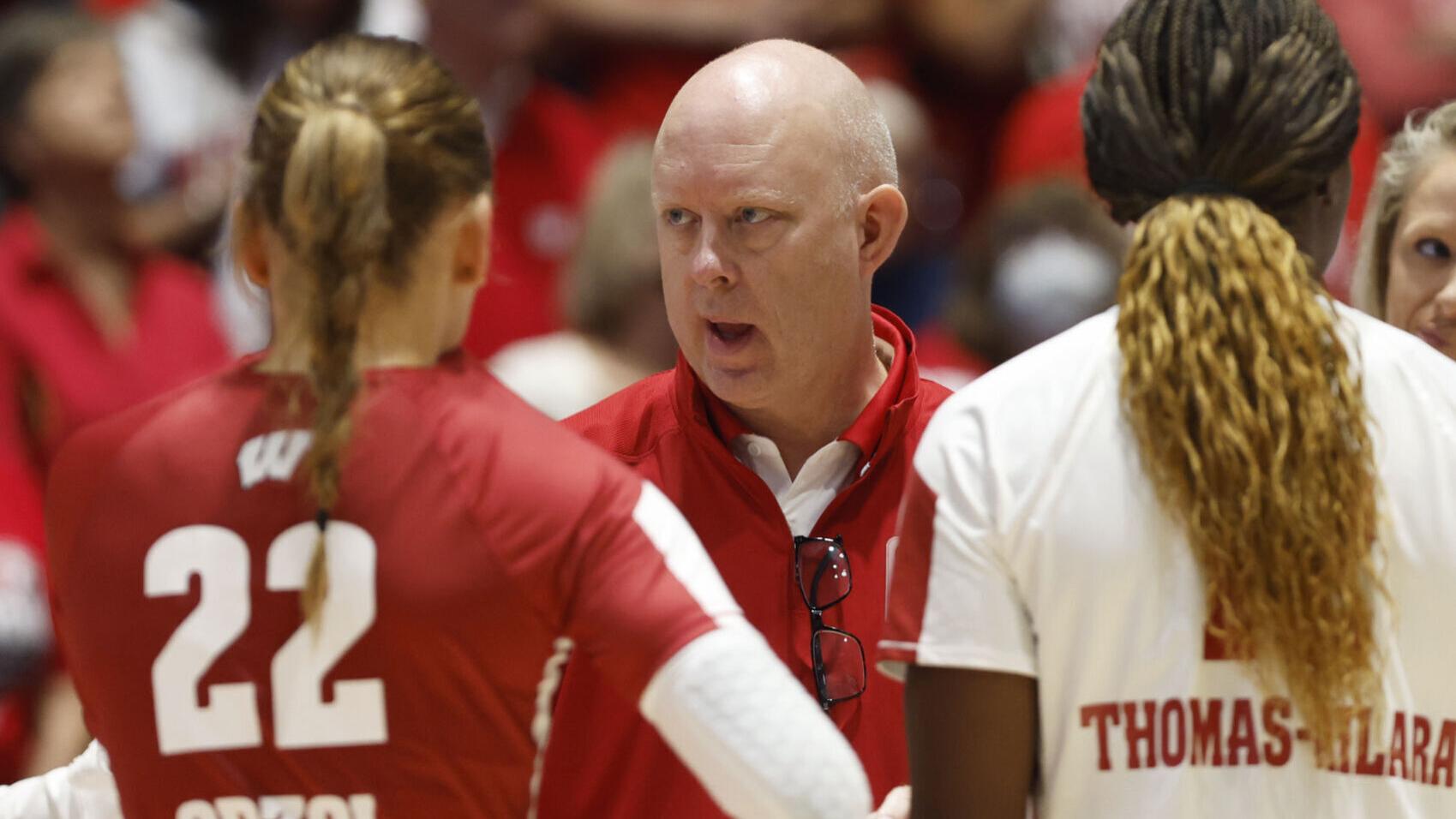 The details on the new contract giving Wisconsin volleyball coach Kelly Sheffield a raise